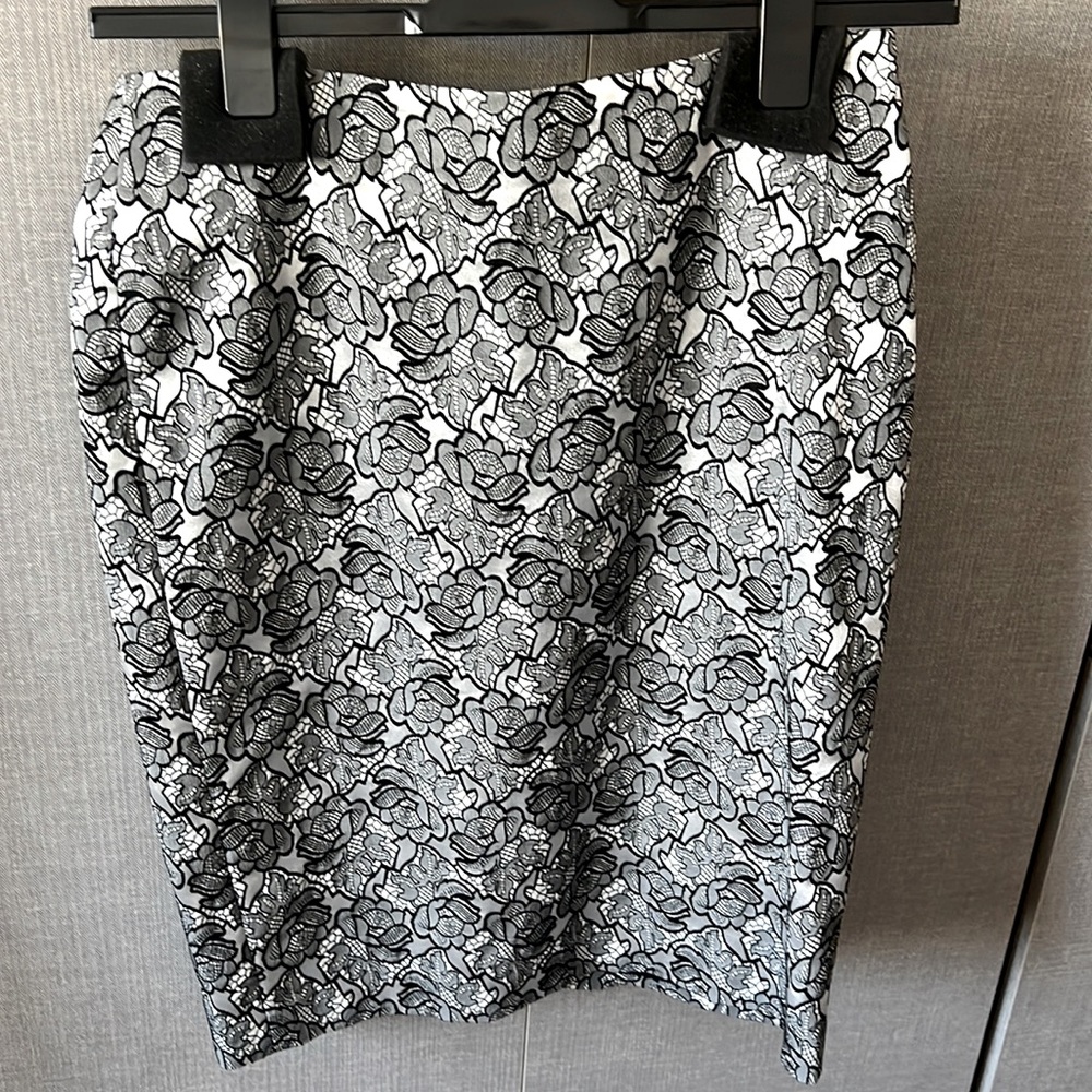 Doncaster straight skirt